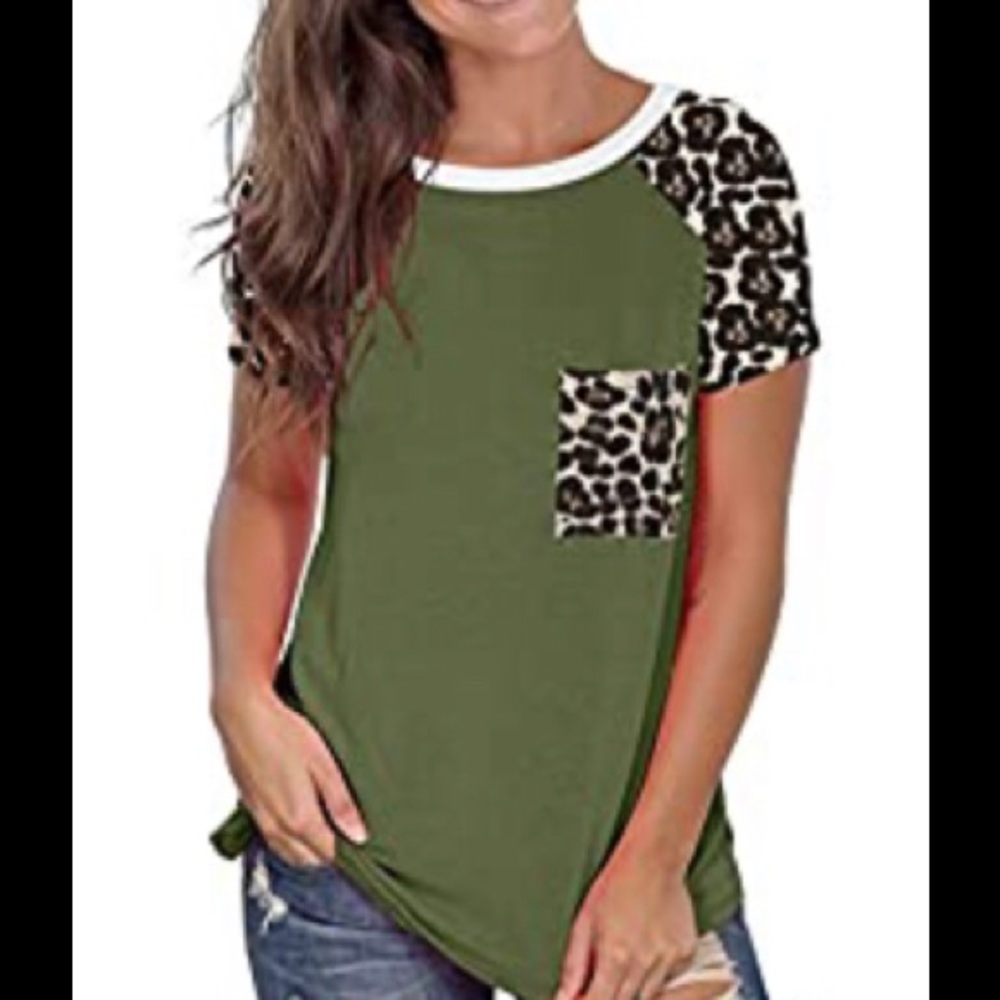 🆕 Trendy Short Sleeve Leopard pocket & detail Top